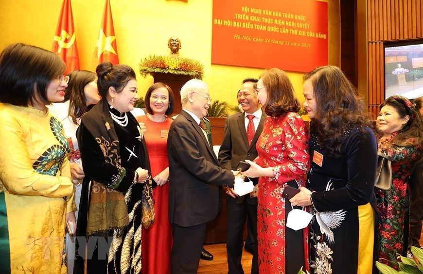Tổng Bí thư Nguyễn Phú Trọng gặp gỡ các đại biểu, các văn nghệ sĩ