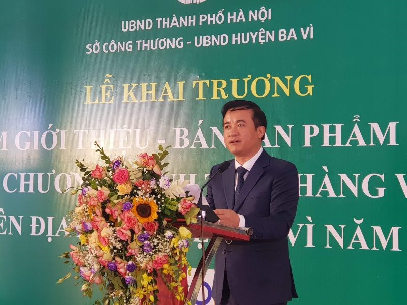 Ông Đỗ Mạnh Hưng, Chủ tịch UBND huyện Ba Vì phát biểu tại lễ khai trương