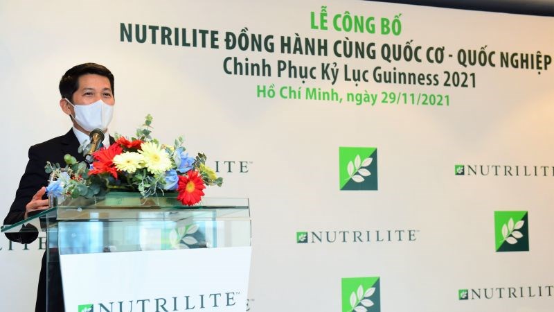 Ông Huỳnh Thiên Triều, Tổng giám đốc Amway Việt Nam phát biểu tại chương trình