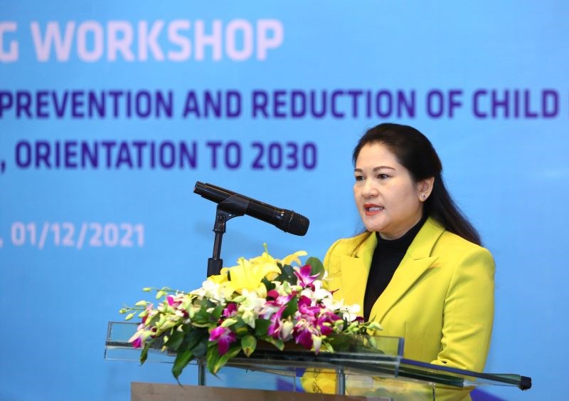 Bà Nguyễn Thị Hà, Thứ trưởng Bộ Lao động Thương binh và Xã hội phát biểu khai mạc hội thảo