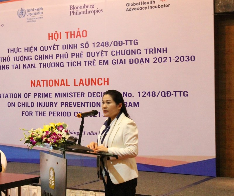 Thứ trưởng Bộ LĐ-TB&XH Nguyễn Thị Hà phát biểu tại buổi hội thảo