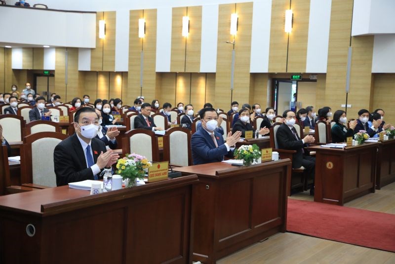 Các đồng chí lãnh đạo TƯ và TP Hà Nội tham dự kỳ họp