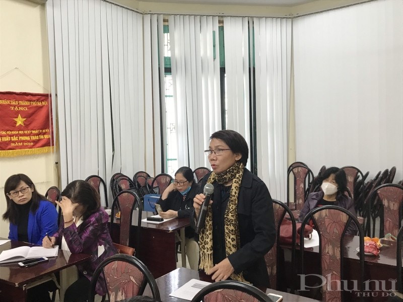 đồng chí Nguyễn Thị Thoa - Phó phòng phụ trách phòng Tổ chức cán bộ (Sở Nông nghiệp và Phát triển nông thôn thành phố Hà Nội) nêu kiến nghị cho đề tài.