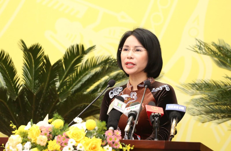 Giám đốc Sở Y tế Hà Nội Trần Thị Nhị Hà trả lời câu hỏi của các đại biểu