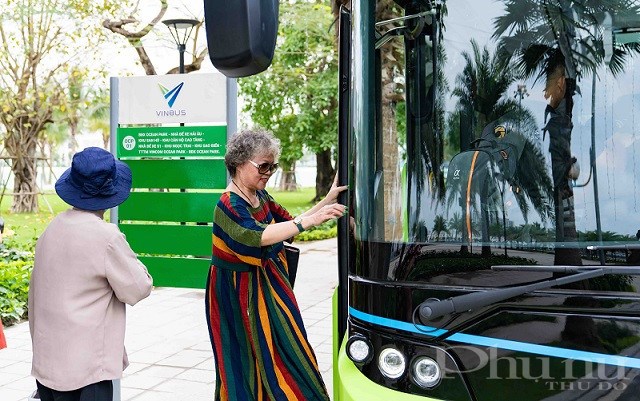 Háo hức khám phá xe buýt điện đầu tiên tại Việt Nam với những trải nghiệm “cực chất” - ảnh 1