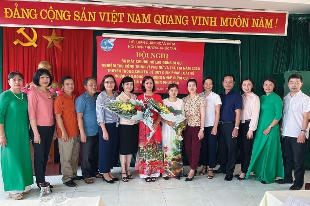Ra mắt mô hình Chi hội nữ lao động nhập cư phường Phúc Tân, quận Hoàn Kiếm, Hà Nội.