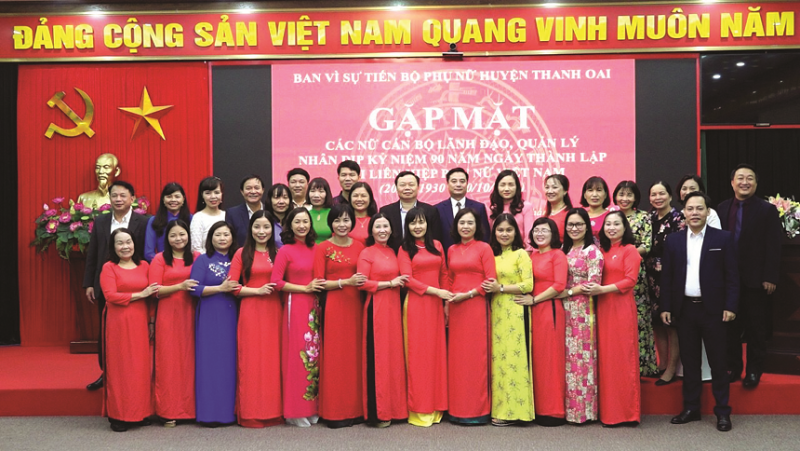 Cán bộ, hội viên phụ nữ huyện Thanh Oai tham gia hội thiPhụ nữ tuyên truyền quy tắc ứng xử nơi công cộng do Hội LHPN Huyệntổ chức, tháng 10/2019.
