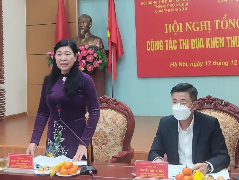 Đồng chí Nguyễn Lan Hương, Chủ tịch MTTQ Việt Nam TP Hà Nội dự và chủ trì hội nghị