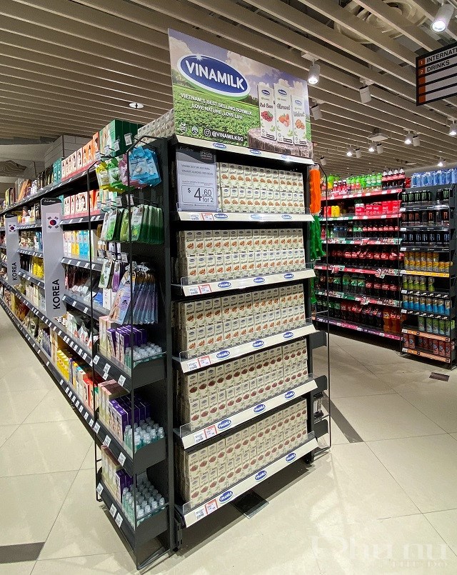 Các sản phẩm sữa hạt của Vinamilk đã lên kệ các siêu thị tại Singapore từ năm 2020.