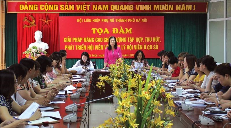 Đồng chí Trần Thị Phương Hoa, Chủ tịch Hội LHPN Hà Nội chủ trì tọa đàmvề giải pháp phát triển hội viên, năm 2018.