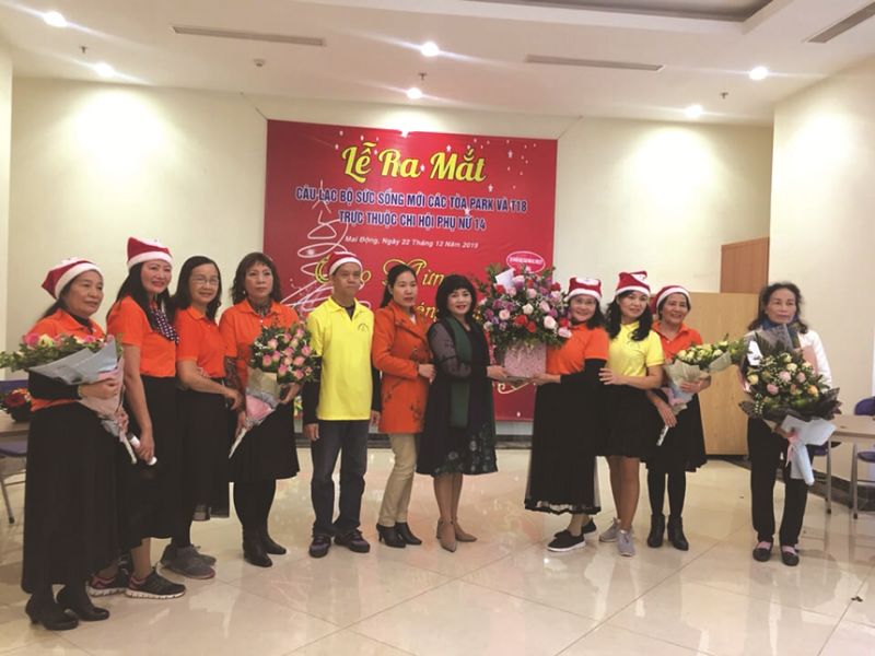 Lễ ra mắt CLB Sức sống mới trực thuộc Chi hội phụ nữ khu chung cưtại quận Hoàng Mai.