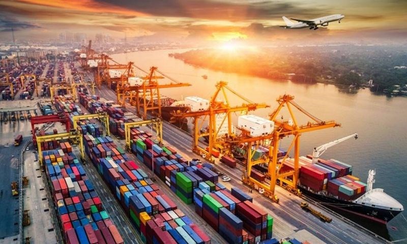 Việt Nam cần chuyển đổi số trong ngành logistics, nắm bắt cơ hội phát triển xuất khẩu thông qua thương mại điện tử xuyên biên giới là giải pháp được nhắc đến nhiều nhất tại Diễn đàn