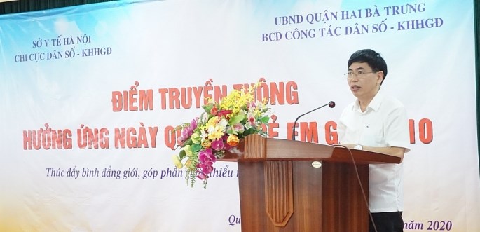 Ông Tạ Quang Huy phát biểu tại một sự kiện truyền thông củaChi cục DS-KHHGĐ Hà Nội