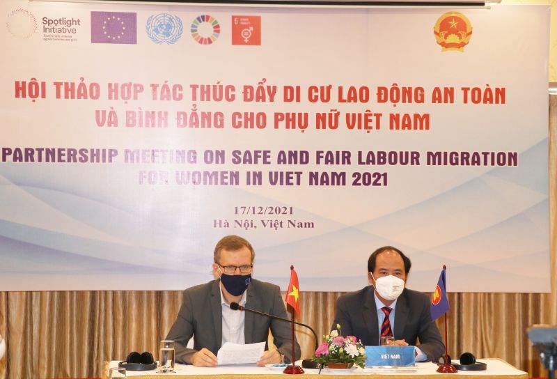 Thứ trưởng Nguyễn Văn Hồi và ông Koen Duchateau, Trưởng ban Hợp tác, Phái đoàn EU tại Việt Nam đồng chủ trì Hội thảo