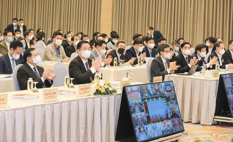 Các đồng chí: Nguyễn Trọng Nghĩa - Trưởng ban Tuyên giáo Trung ương, Vũ Đức Đam - Phó Thủ tướng Chính phủ tham dự hội nghị