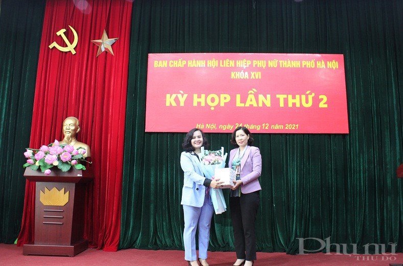 Tại hội nghị, BCH Hội LHPN Hà Nội  cũng đã tổ chức chia tay các đồng chí thôi không tham gia BCH khóa XVI.
