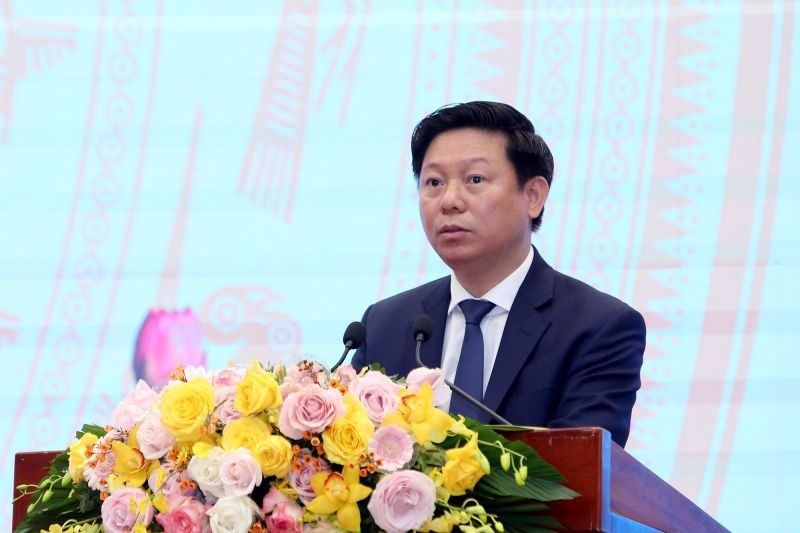 Phó Trưởng ban Tuyên giáo Trung ương Trần Thanh Lâm trình bày báo cáo tại hội nghị