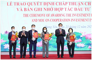 Trong sự kiện, tỉnh Hưng Yên đã trao quyết định đầu tư cho 09 dự án, trong đó dự án nhà máy sữa của Vinamilk và Vilico có vốn đầu tư lên đến 4.600 tỷ đồng