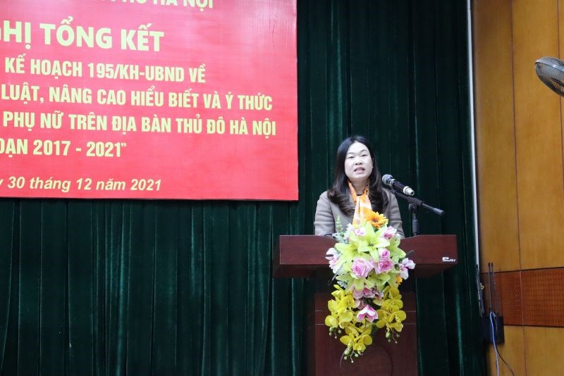 bà Phạm Thị Thanh Hương, Phó Giám đốc Sở Tư pháp Hà Nội phát biểu tại Hội nghị