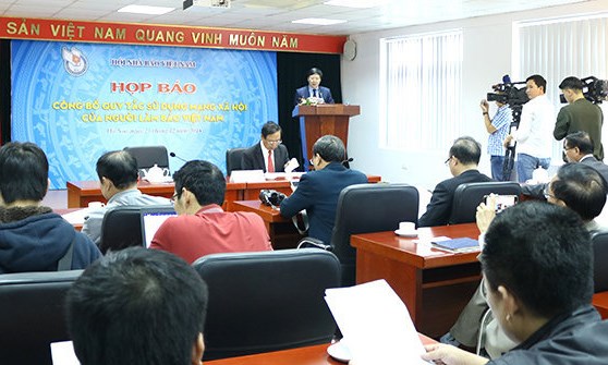 Hội Nhà báo Việt Nam đã xây dựng Quy tắc sử dụng mạng xã hội (MXH) của người làm báo (NLB) Việt Nam