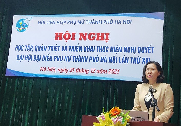 Đồng chí Lê Kim Anh, Chủ tịch Hội LHPN Hà Nội phát biểu khai mạc hội nghị