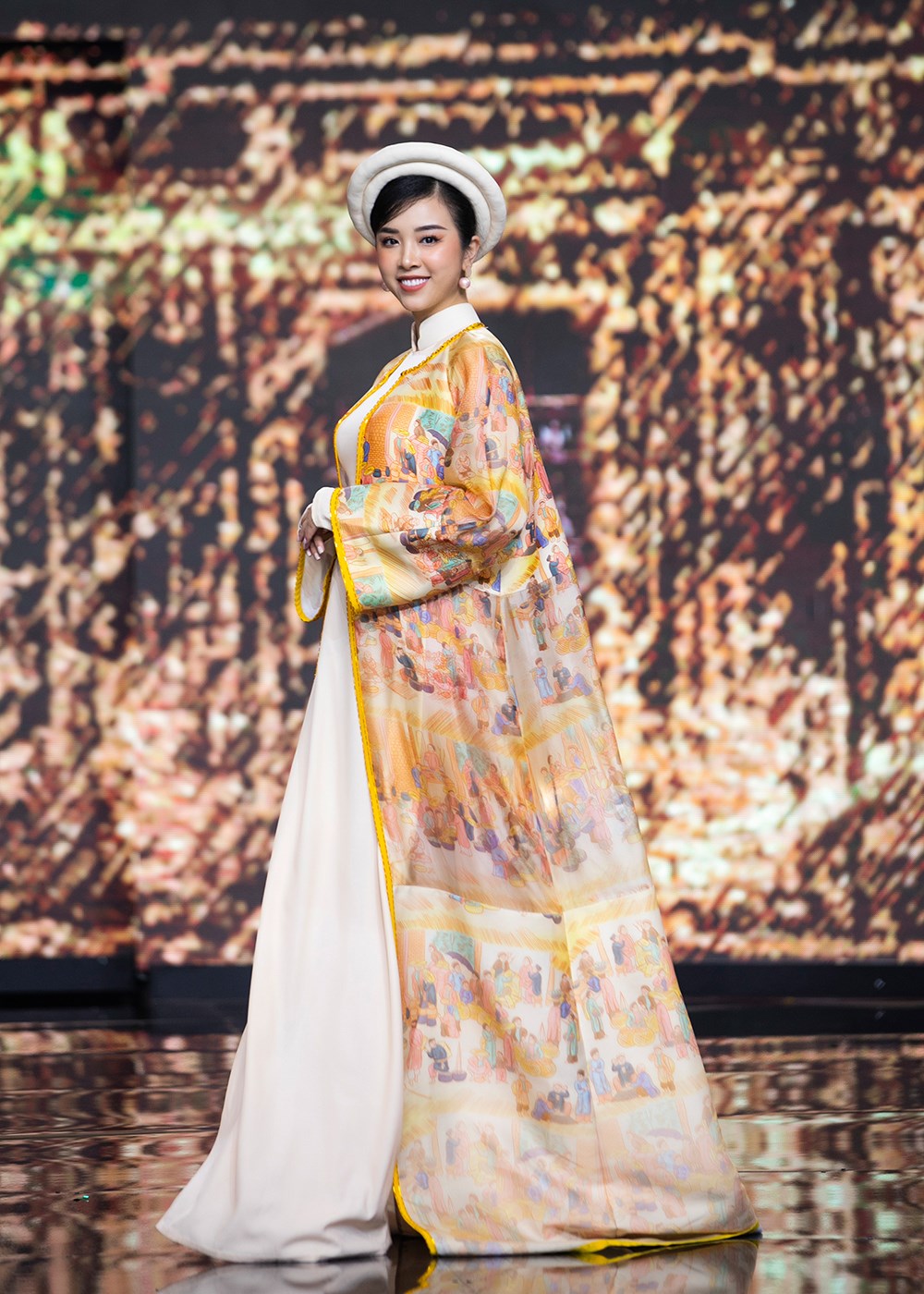 Dàn Hoa hậu, Á hậu diễn áo dài hoạ tiết tranh kim hoàng đón năm mới - ảnh 6
