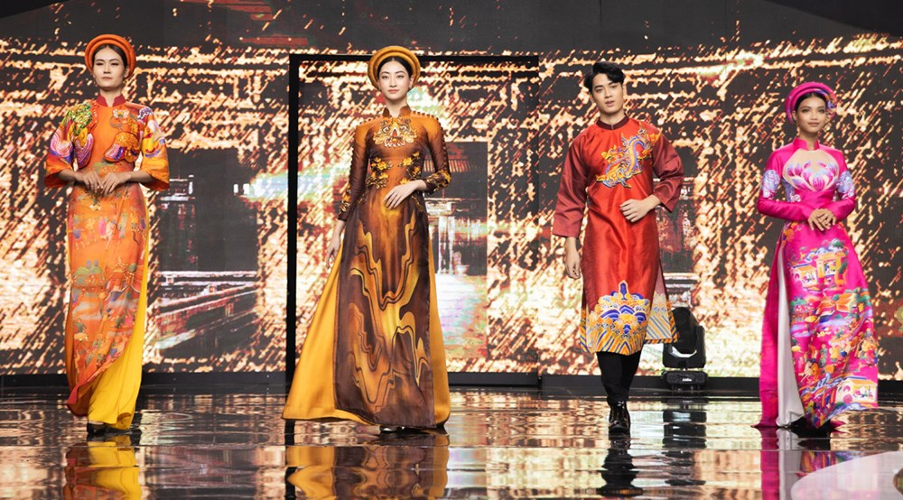 Dàn Hoa hậu, Á hậu diễn áo dài hoạ tiết tranh kim hoàng đón năm mới - ảnh 1
