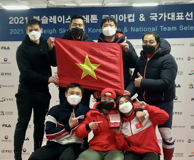 Đội tuyển xe trượt lòng máng (bobsleigh) Việt Nam tập huấn tại nước ngoài, chuẩn bị cho Olympic Mùa Đông 2022.