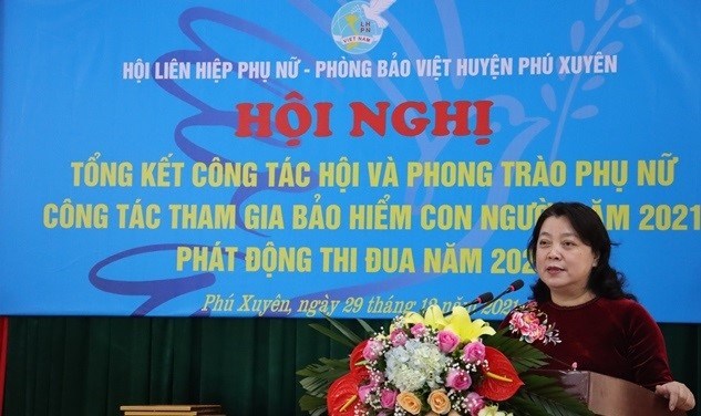 Đồng chí Nguyễn Thị Thu Thủy, Phó Chủ tịch Thường trực Hội LHPN Hà Nội phát biểu chỉ đạo tại hội nghị