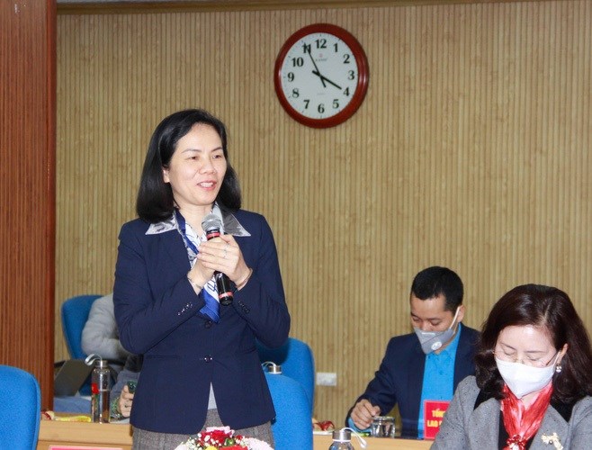 Phó Chủ tịch Hội LHPN Việt Nam phát biểu tại hội nghị. Ảnh