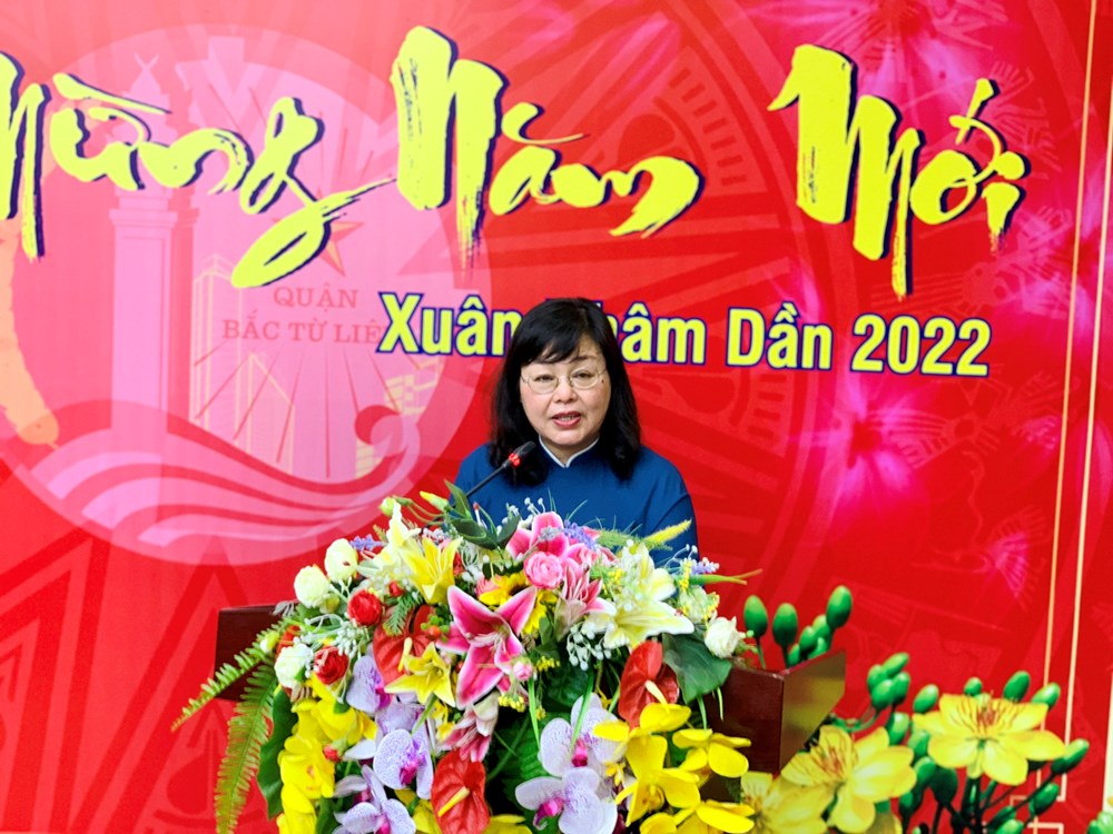 Bà Bùi Thị Trinh, Chủ tịch Hội LHPN quận Bắc Từ Liêm phát động thi đua năm 2022
