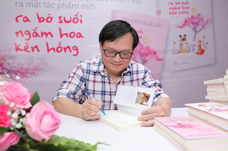 Nguyễn Nhật Ánh là nhà văn được nhiều thế hệ độc giả yêu mến, đón đợi tác phẩm của ông.