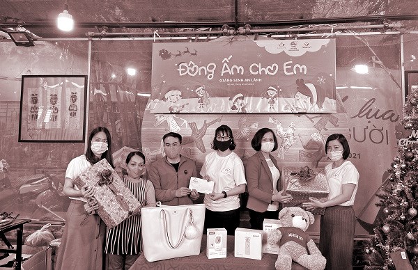 Hội LHPN quận Hà Đông vận động xã hội hóa, huy động các nguồn lực thực hiện chương trình “Đông ấm cho em”, mang giáng sinh an lành đến phụ nữ và trẻ em khó khăn