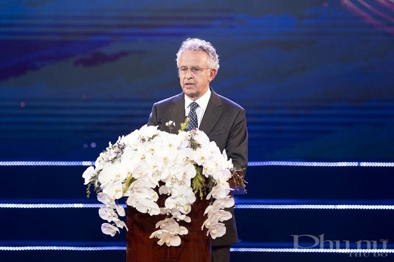 Chủ tịch Hội đồng giải thưởng VinFuture phát biểu tại sự kiện.