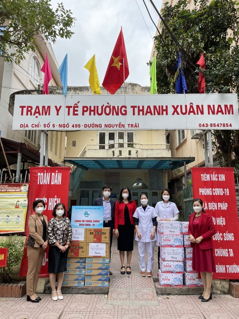 Hội LHPN quận Thanh Xuân: Thăm, động viên, tặng quà Tết y bác sĩ nhân dịp Tết Nhâm Dần - ảnh 7