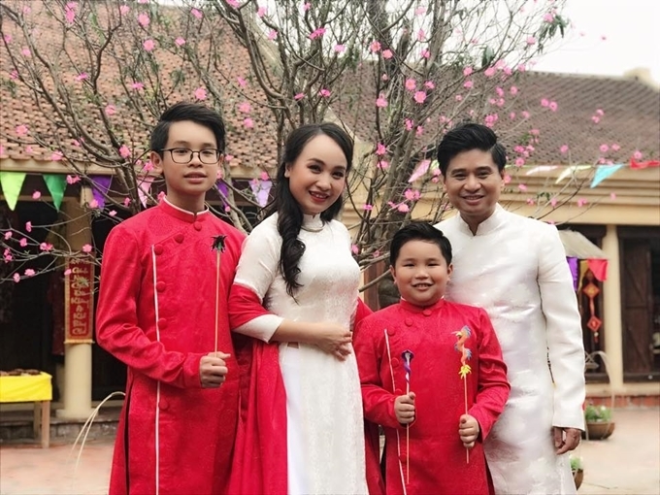 Tổ ấm hạnh phúc của gia đình nghệ sĩ Tấn Minh – Thu Huyền. Ảnh: NVCC.