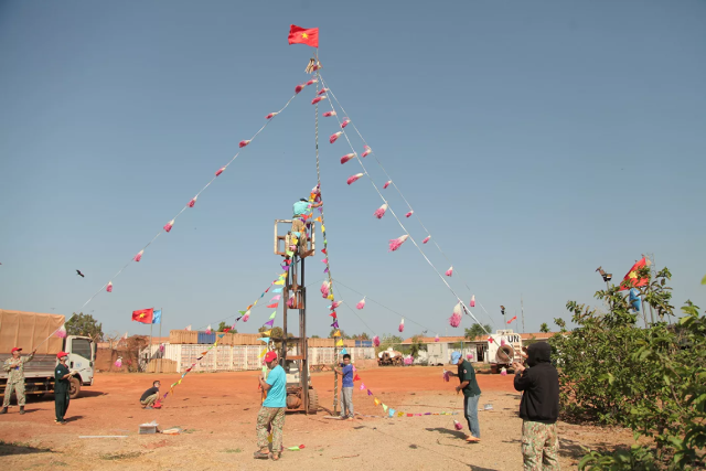 Cây Nêu của lực lượng Gìn giữ Hòa bình LHQ Việt Nam tại Nam Sudan. Ảnh: Cục Gìn giữ Hòa bình Việt Nam
