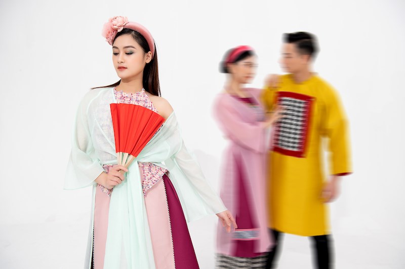 Các thiết kế được phát triển trên cảm hứng từ áo yếm, áo mớ ba mớ bảy của phụ nữ Việt xưa