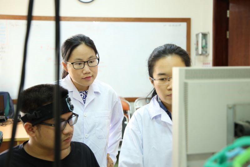 TS  Hà Thị Thanh Hương luôn mong muốn bằng các nghiên cứu  của mình và cộng sự có t thể nâng cao sức khỏe tinh thần cho người Việt Nam