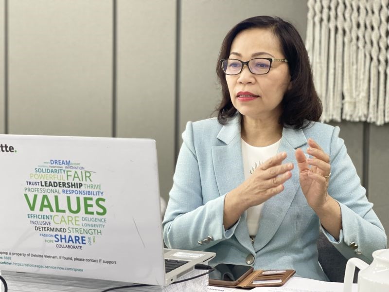 các hội viên của Hiệp hội Nữ doanh nhân Việt Nam (VAWE) nói riêng và các chị nữ doanh nhân nói chung, Theo bà Hà Thu Thanh, thời gian ua, các nữ doanh nhân đã rất linh hoạt và nhanh nhạy để thích ứng với biến động của thị trường