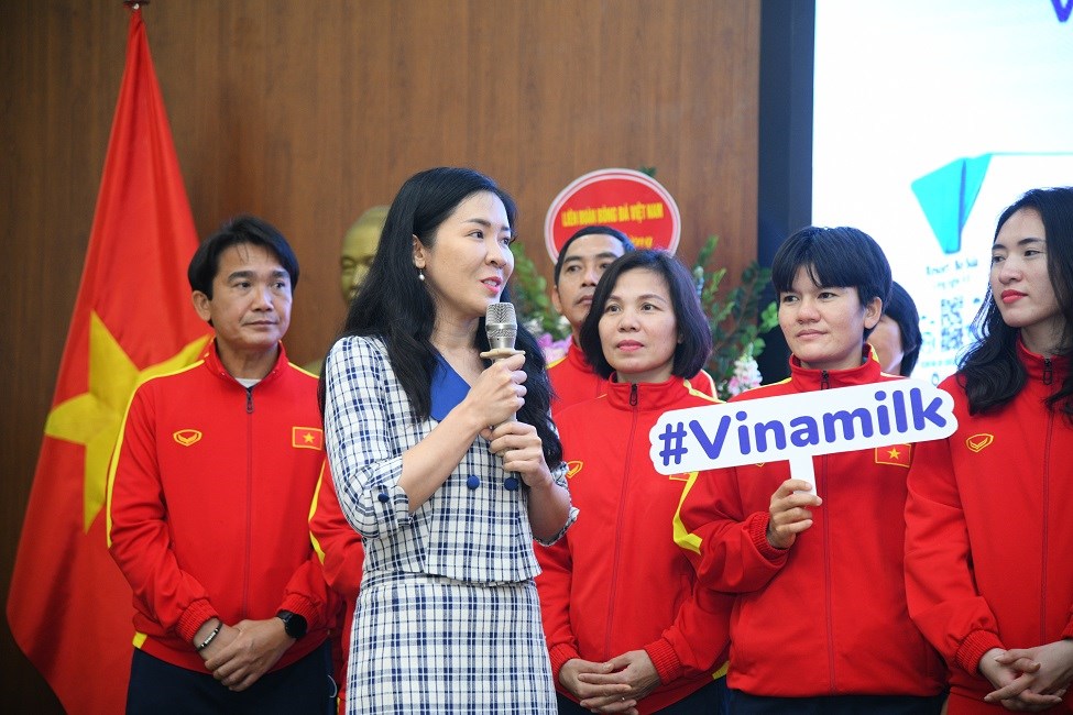 Vinamilk trao thưởng 1 tỷ đồng cho đội tuyển bóng đá nữ quốc gia - ảnh 5