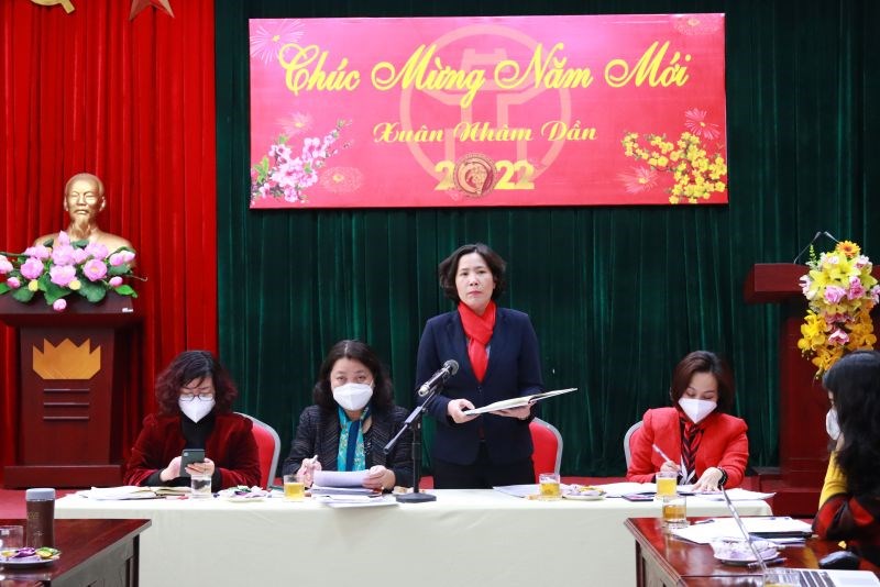 Đồng chí Lê Kim Anh, Chủ tịch Hội LHPN Hà Nội phát biểu chỉ đạo tại Hội nghị