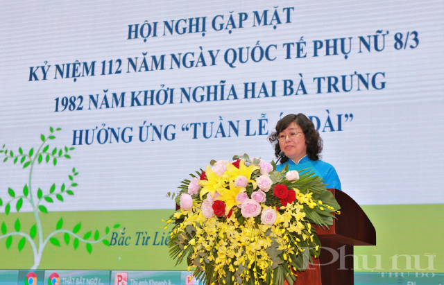 Đồng chí Bùi Thị Trinh nhấn mạnh, phụ nữ quận Bắc Từ Liêm đã không ngừng đổi mới, phát huy truyền thống tốt đẹp, nỗ lực vươn lên, đóng góp vào sự nghiệp xây dựng và phát triển quận.