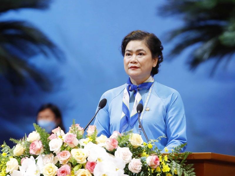 Đồng chí Đỗ Thị Thu Thảo, Phó Chủ tịch Hội LHPN đã báo cáo kết quả phiên họp thứ nhất Hội nghị Ban Chấp hành khóa XIII