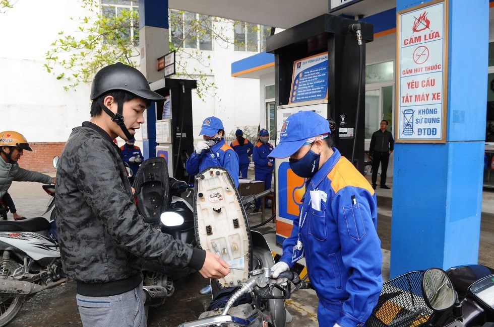 Giá xăng dầu ở Việt Nam tăng nhưng đã được điều hành ở mức thấp hơn nhiều so với mức tăng của thị trường thế giới