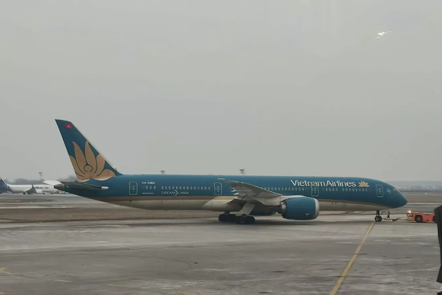 Chuyến bay thứ ba từ Romania đưa người Việt tại Ukraine về nước.