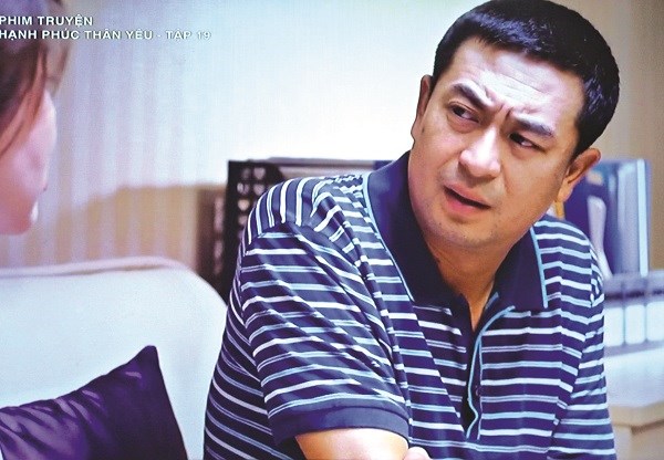 Trương Gia Dịch thủ vai chính lái xe Dương Thụtrong phim Hạnh phúc thân yêuẢnh: Chụp màn hình VTV1
