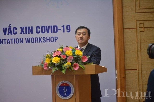 Thứ trưởng Bộ Y tế Trần Văn Thuấn phát biểu tại hội thảo.