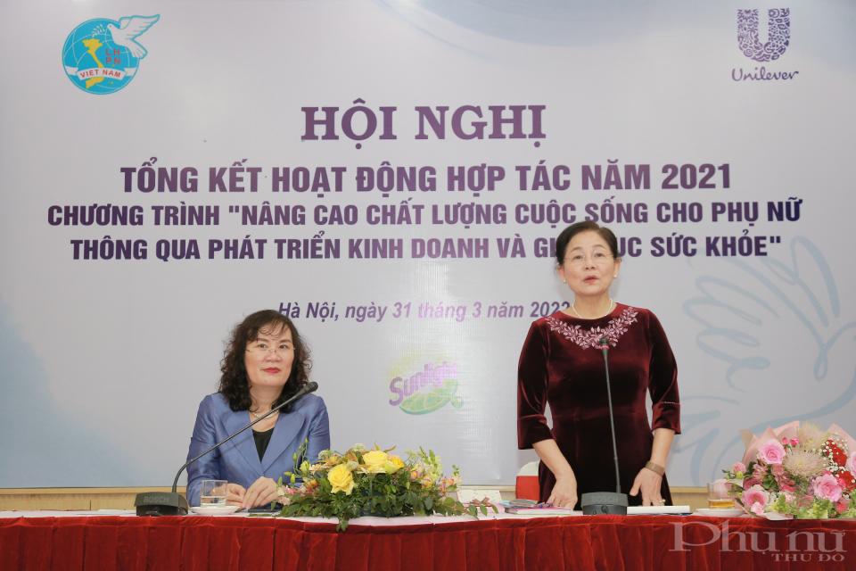 Nguyên Phó Chủ tịch Hội LHPN Việt Nam Trần Thị Hươngôn lại chặng đường hợp tác giữa TƯ Hội LHPN Việt Nam và Unilever Việt Nam trong nhiều năm qua, nhấn mạnh,  