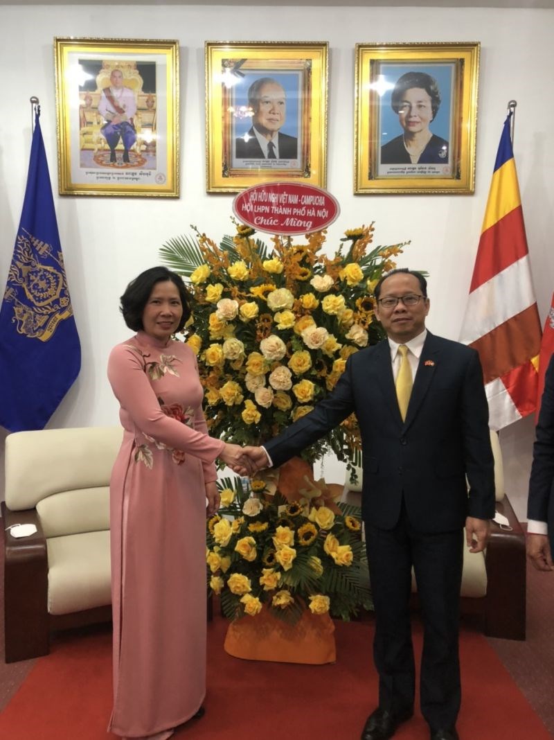 Đồng chí Lê Kim Anh khẳng định Hội Hữu nghị Việt Nam – Campuchia thành phố Hà Nội cũng đã, đang và sẽ luôn tích cực đóng góp để xây dựng mối quan hệ này ngày càng tốt đẹp, thắm thiết hơn
